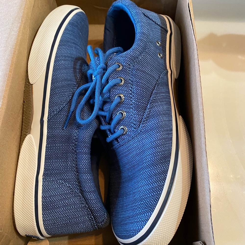 Men’s Sperry Sneakers NEW